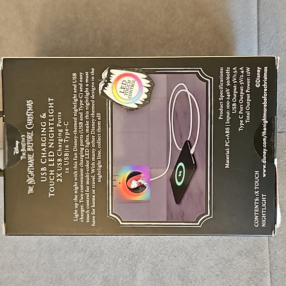 NWT Disney Tim Burton USB(C) Charger w/ LED Nightlight & Villain's Chapstick Set - Picture 4 of 9